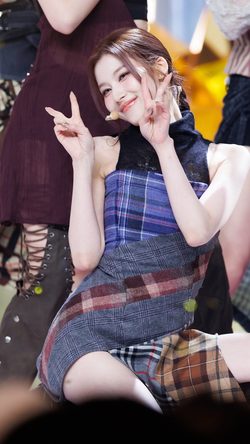 hv36-ppl-twice-sana-music-kpop-idol-asian-girl-woman-beauty-smile