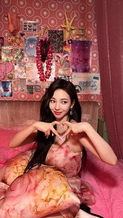 Ppl Aespa Karina Girl Woman Smile Asian Beauty Music Kpop Red Pink