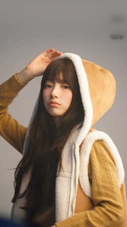 Ppl Winter Soop Sns Post Suzy Guess Photoshoot Hood Beige Longhair Studio Girl Woman Beauty Asian Kpop
