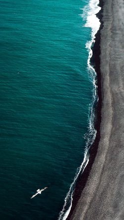 od28-nature-ocean-earthview-blue-wave-sky